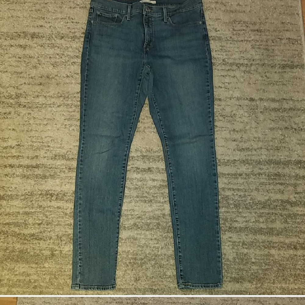 Levi 311